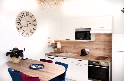 Libourne Apartment | Pompidou Residence – apt 202 tropical