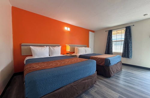 Elmwood Area Hotel | Ponca Motel