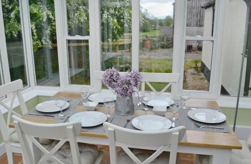 Sedgehill House | Pond-B6844