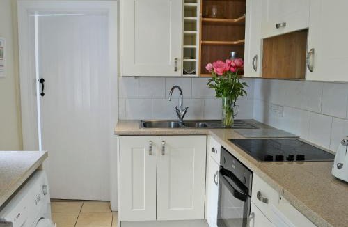 Sedgehill House | Pond-B6844