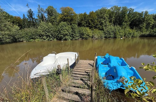 Lachapelle-sous-Chaux Cabin | Pond cabin