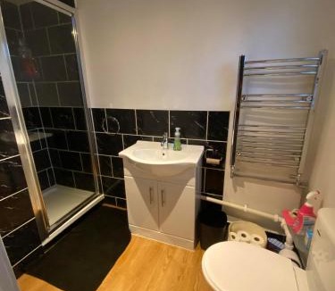 Kenley House | Pond Cottage