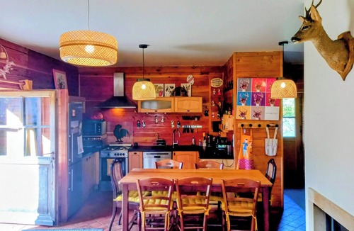 Toury-sur-Jour Cottage | Pond, Forest, boat