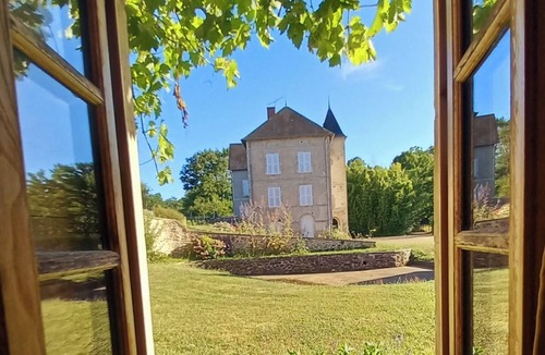 Toury-sur-Jour Cottage | Pond, Forest, boat