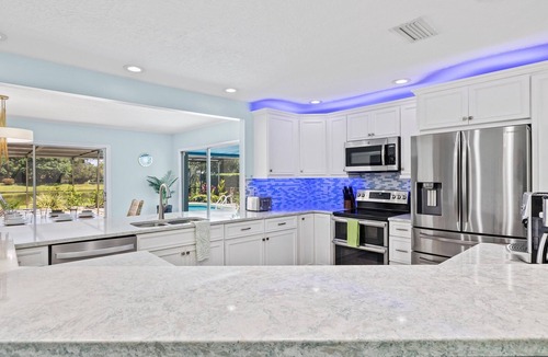 Bradenton House | Pond-side 4BR Oasis w/Private Pool + Pickleball!