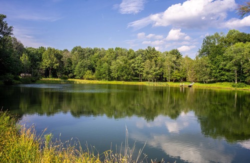 Liberty House | Pond-side Catskills Retreat