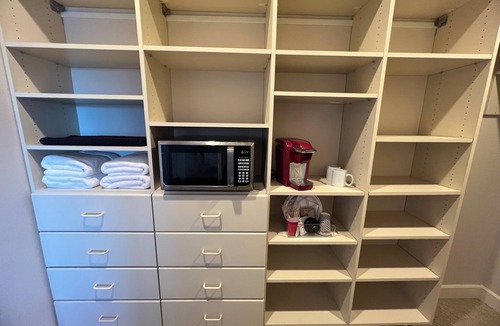 Selah House | Pond Suite at Chateau Valhalla