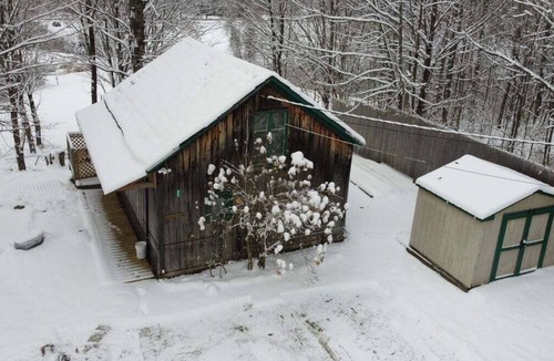 Chittenden Cabin | Pond View Cabin-Rustic 2 Bedroom-Sleeps 4