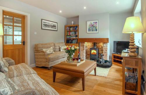 Brantingham House | Pond View Cottage