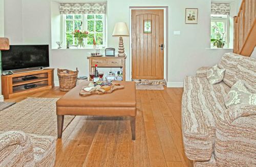 Brantingham House | Pond View Cottage