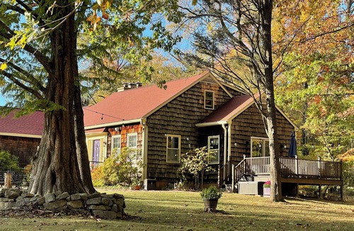 Doylestown Apartment | Pond View Cottage