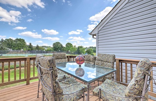 Neabsco House | Pond-View Deck + Pool Table: Woodbridge Haven!