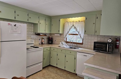 Bar Harbor Apartment | Pond View - sweet little apt near Acadia National Park