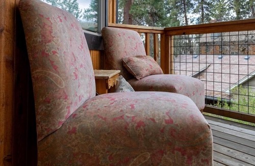 Sisters House | Ponderosa 2 bdrm 2 bth | Walk to Sisters