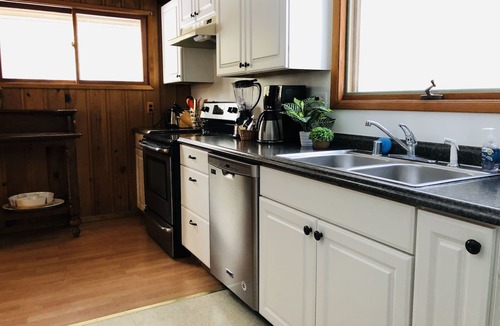 Loon Lake House | Ponderosa Cabin - 6 Bed/2 Bath