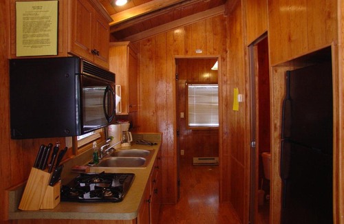 Lotus Resort | Ponderosa Camping Resort One-Bedroom Cabin 1
