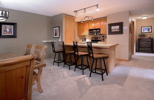 Mount Crested Butte Condo | Ponderosa Condo, renovated 2BD/2BA, hot tub, deck