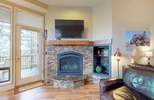 Century West House | Ponderosa Views