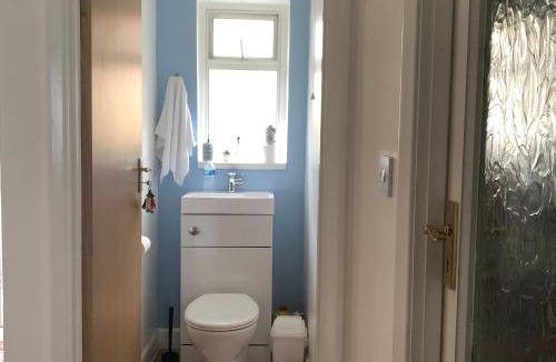 Newport East Bed & Breakfast | Ponders End