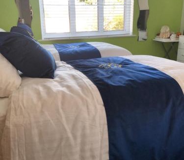 Newport East Bed & Breakfast | Ponders End