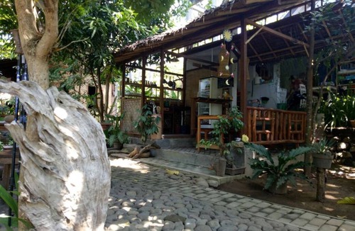 Banyuwangi House | Pondok for Three Pax at Didu Banyuwangi