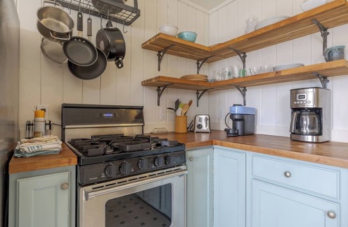 Mount Desert House | Pondside Cottage w/Dock & Patio! [Loons Nest]