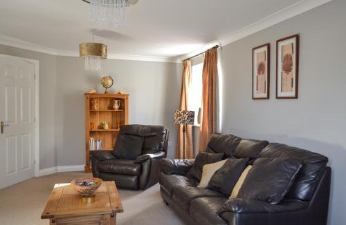 Frampton House | Pondside