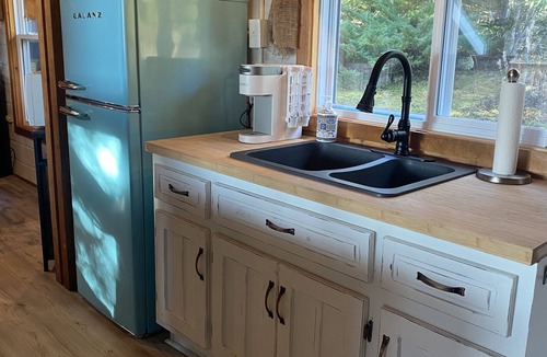 Tors Cove Cabin | Pondside Haven