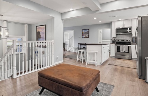 Liberty House | Pondview Manor - Spacious Farmhouse w/Pool