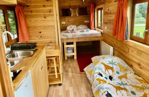 La Chapelle-Cecelin House | PONEYS 40min Mt St Michel 30min Mer Draps Serviettes Baie Normandie Cottage