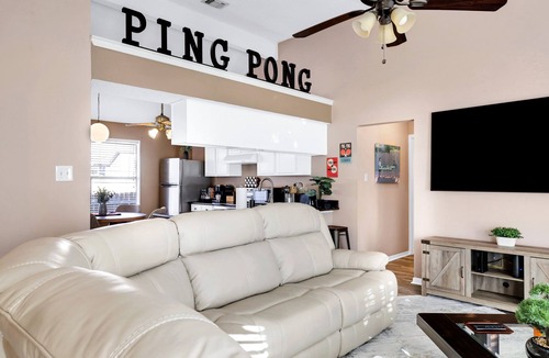Wetmore House | Pong - A Birdy Vacation Rental