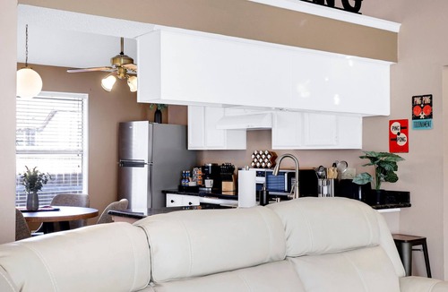 Wetmore House | Pong - A Birdy Vacation Rental