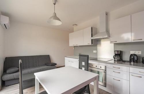 Saint-Simon-de-Bordes Apartment | Pons