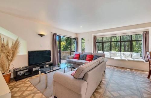 Ponsonby House | Ponsonby Gardens with deck and parking