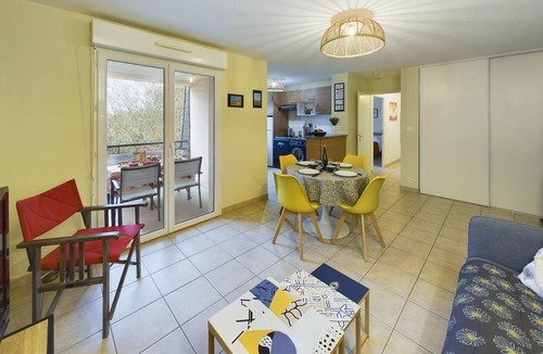 Pont-l'Abbe Apartment | Pont L'Abbé, flat for 4 with a balcony
