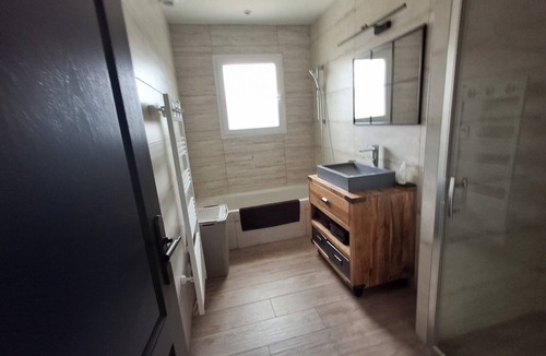 Eyrans House | Pont Neuf industrial-style gîte