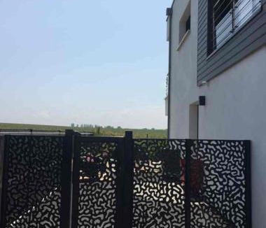 Saint-Come-de-Fresne Apartment | pontons view residence
