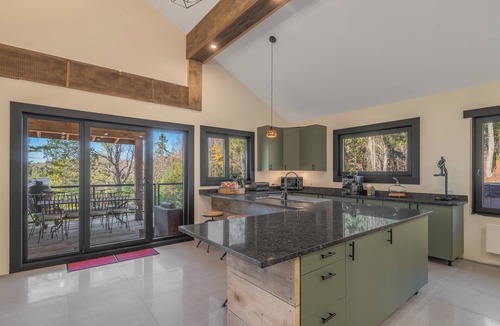 Wentworth-Nord Villa | Pontoon included, late checkout, private visit, total privacy with no neighbors