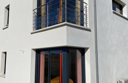 Saint-Come-de-Fresne House | Pontoon's view residence