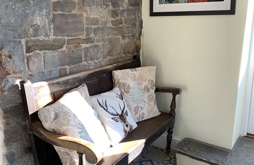 Ammanford Bed & Breakfast | Pontyclerc Farm House B&B