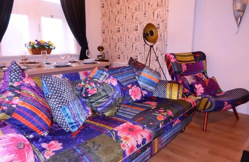 Cwm Frwd Oer Apartment | Pontypool Haven Retreat - 3Bedroom Flat