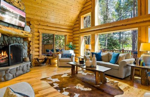 Three Rivers House | Pony Express Lodge