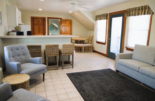 Ocracoke Hotel | Pony Island Inn