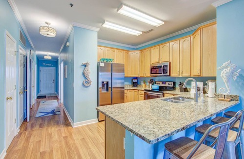 Folly Beach Condo | Pooch friendly, minutes from everything.
