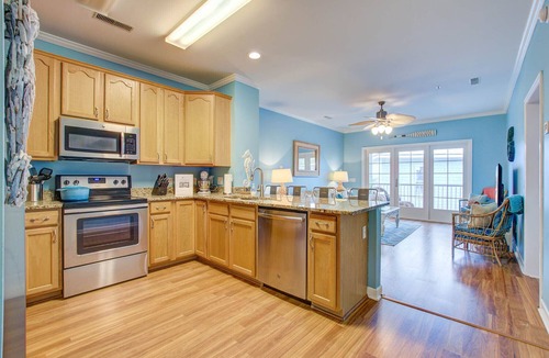 Folly Beach Condo | Pooch friendly, minutes from everything.