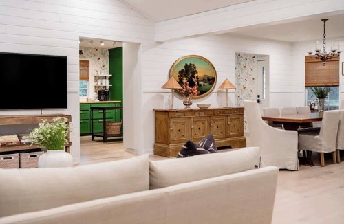 Round Top House | Pool + 2 homes + Sleeps 10 | 6 Min. to Round Top