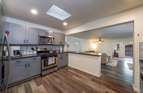Tucson House | Pool/3 BR 3 BA/Fenced/Hot Tub/Huge Yard