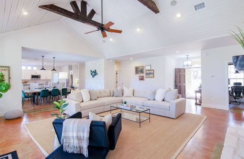 The Homestead House | * Pool | 8 Beds | Sleeps 14 - WalkerVR