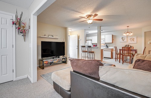 Garden City Condo | Pool Access & 2 Mi to Ocean: Myrtle Beach Condo!