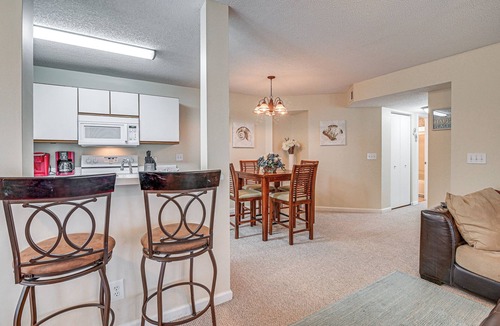 Garden City Condo | Pool Access & 2 Mi to Ocean: Myrtle Beach Condo!